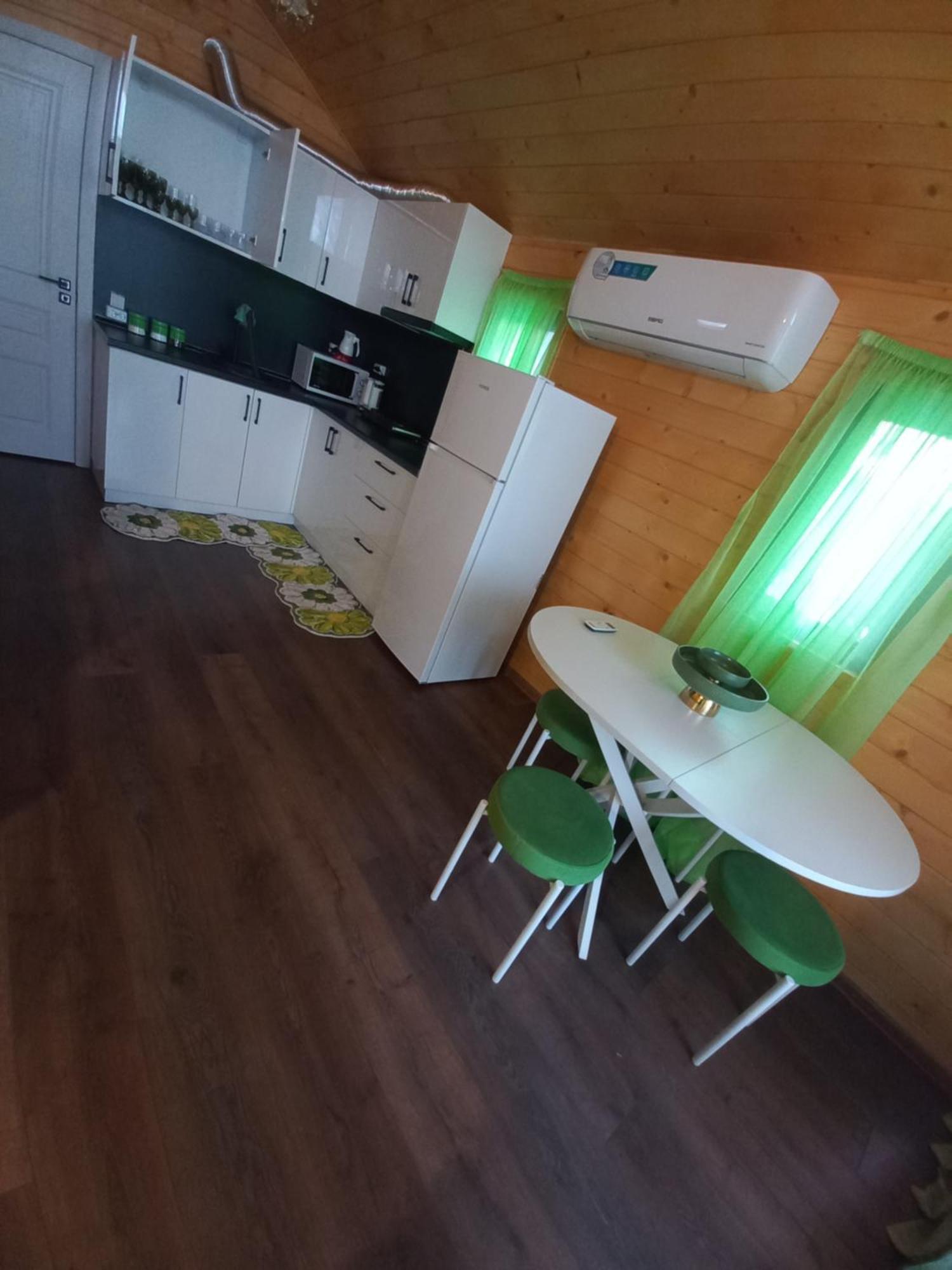 Green World Bjurakan Kültér fotó